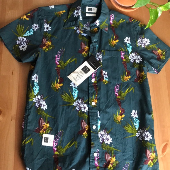 🎉HP🎉 Island Time - button up shirt - Picture 3 of 5